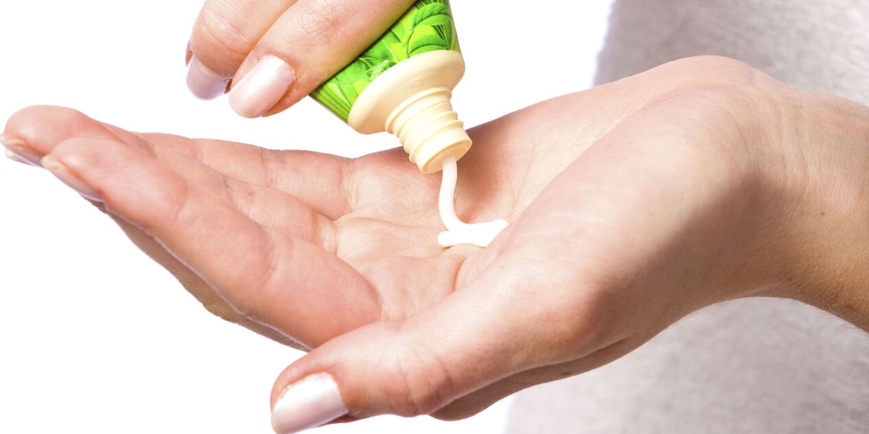 Anti-inflammatory ointments are used to relieve pain in the joints of the fingers. 